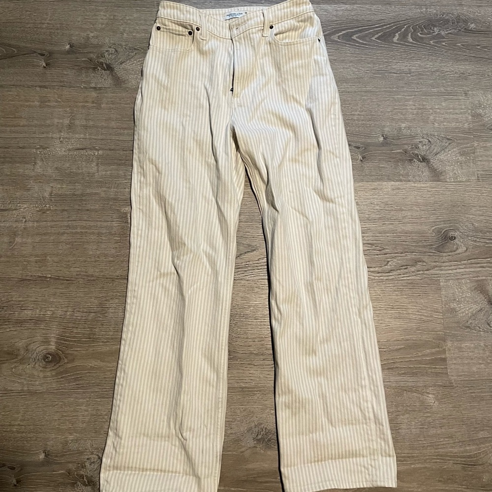 Abercrombie and Fitch Curve Love 90s Relaxed Jean 28R